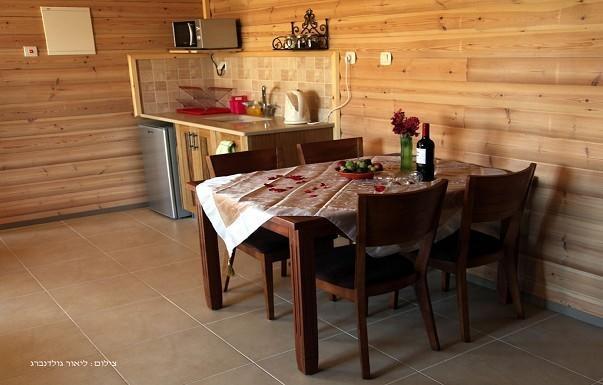 Be-Taam Ahava Suites Bruchim Qela' Alon ภายนอก รูปภาพ